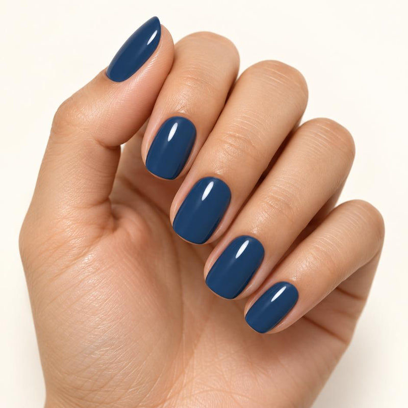 Resultado Manicura en casa con Deep Navy - Acabado Natural