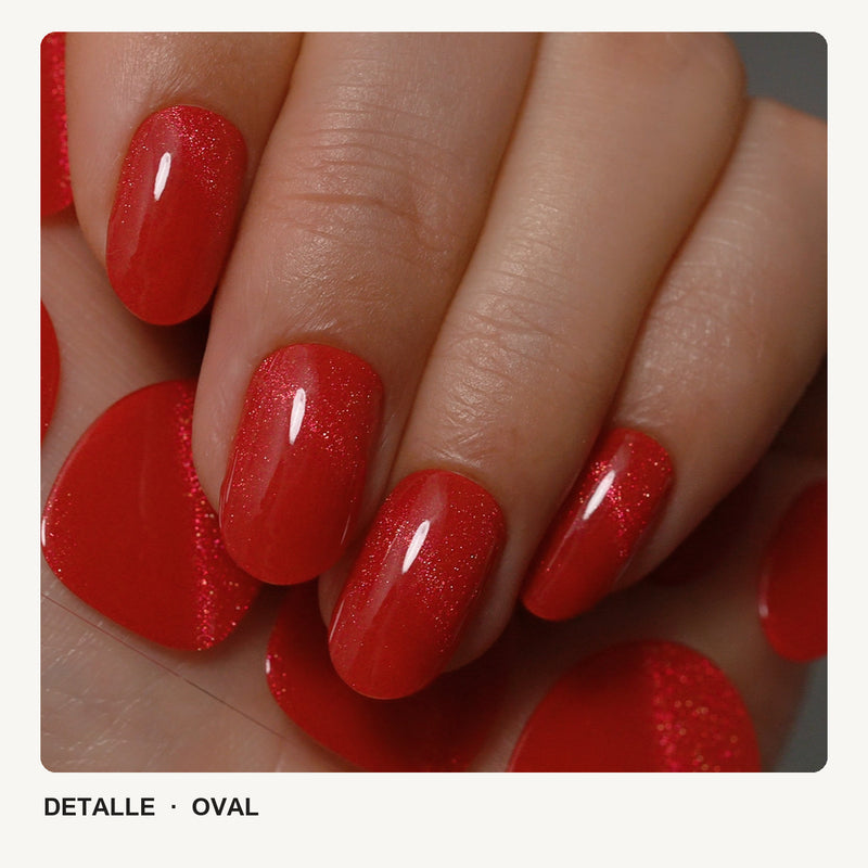 Extensiones de gel NOOVES Spicy Ruby, forma oval, detalle macro