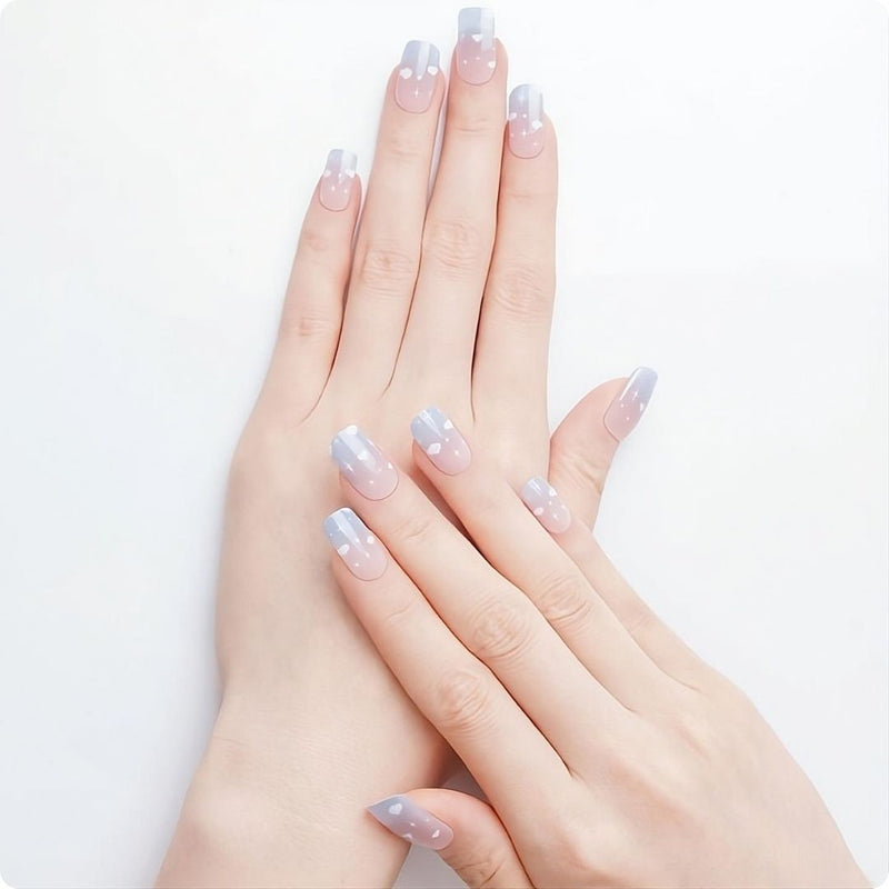 Diseño de uñas Clouds - Veganas, Cruelty-Free y Hema-Free