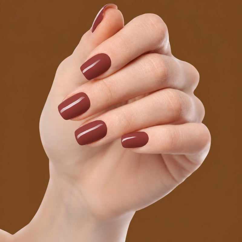 Uñas de gel Deep Wine curadas con lámpara UV - Brillo espejo