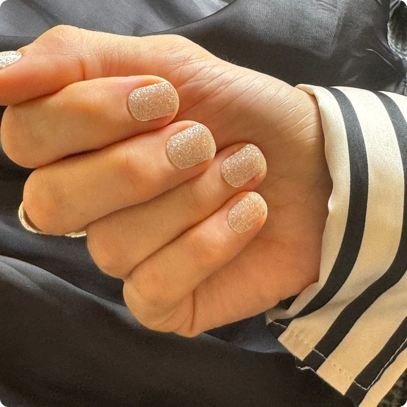 Resultado Manicura en casa con Láminas de Gel - Diamant - Nooves Nails - Acabado Natural