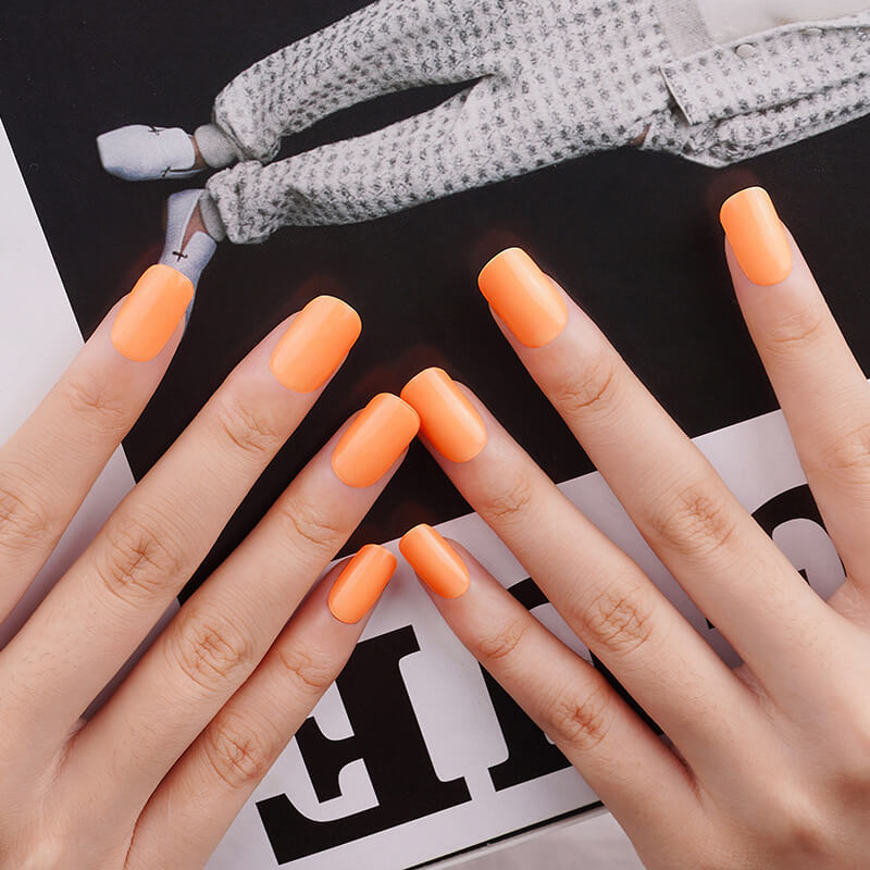 Resultado Manicura en casa con Láminas de Gel - Orange Glow - Nooves Nails - Acabado Natural