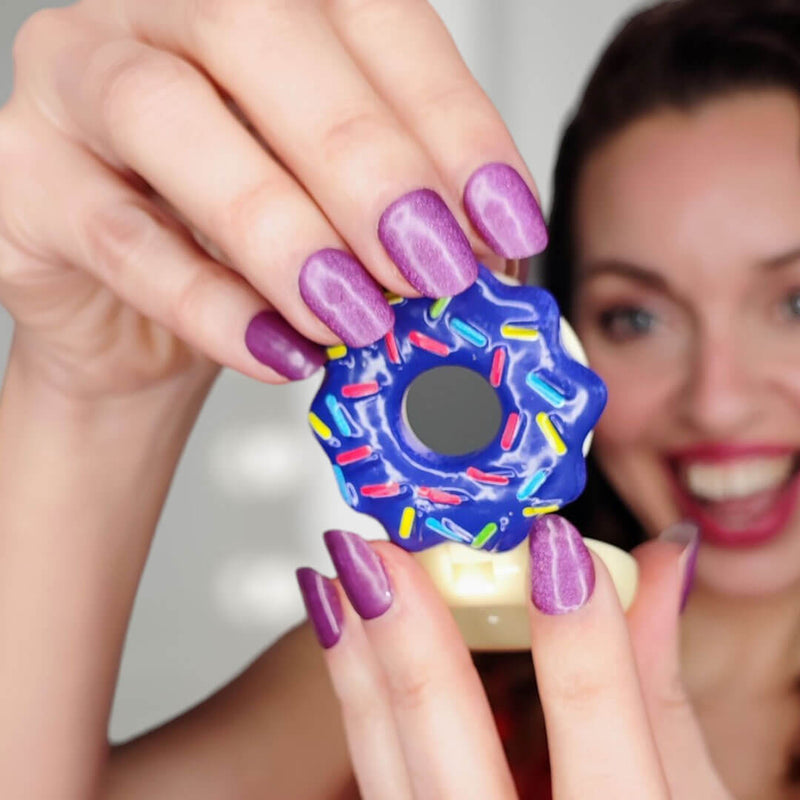 Diseño de uñas Láminas de Gel - Grape Glow - Nooves Nails - Veganas, Cruelty-Free y Hema-Free