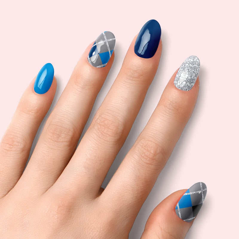 Resultado Manicura en casa con Elegant Blue - Acabado Natural