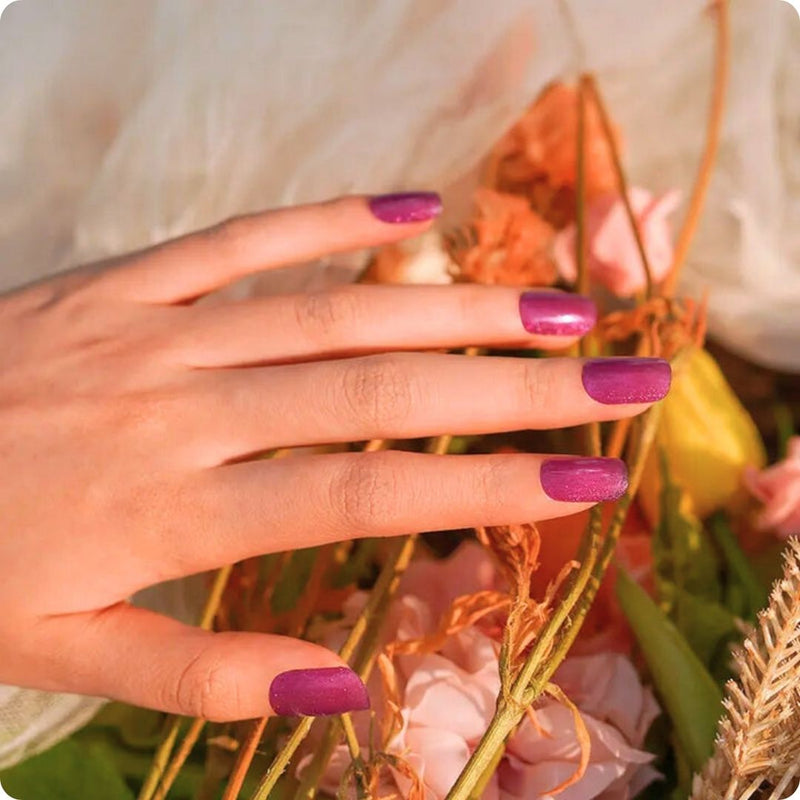 Resultado Manicura en casa con Láminas de Gel - Purple Twist - Nooves Nails - Acabado Natural