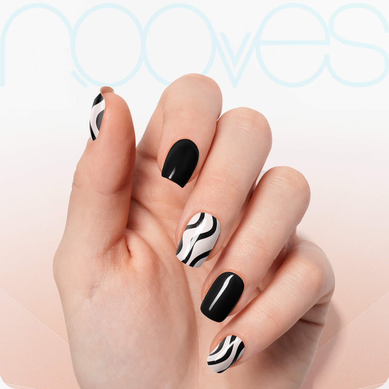 Resultado Manicura en casa con Láminas de Gel - Bold Zebra - Nooves Nails - Acabado Natural