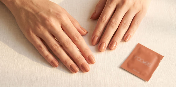 Láminas de Gel vs Press On vs Pegatinas vs Salón: ¿Cuál es la Mejor Manicura en 2026?