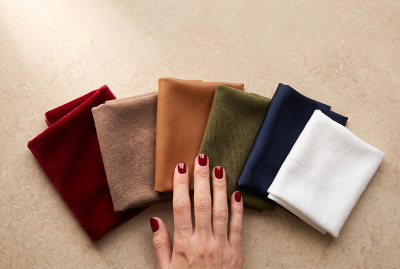 Uñas de octubre 2026: los colores y acabados que mandan este mes