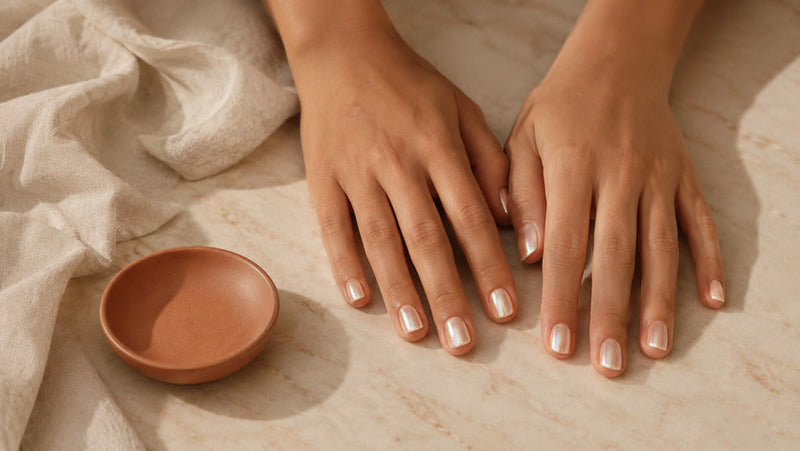Uñas de septiembre 2026: 7 colores para la vuelta que siguen favoreciendo tu moreno
