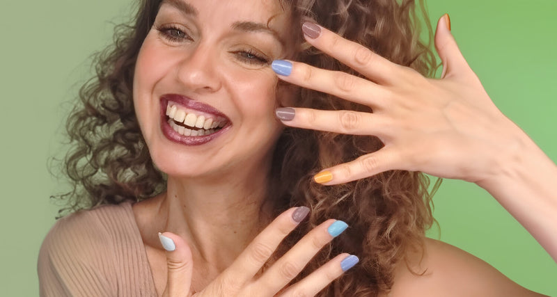 Pack láminas de uñas de gel Color Series + lámpara UV/LED