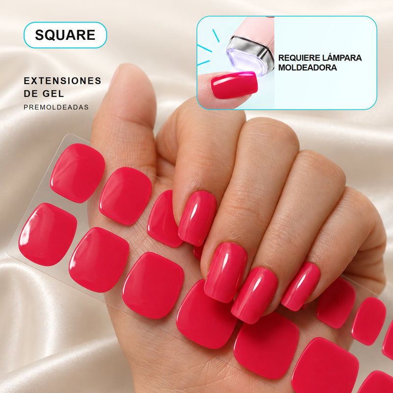 Extensiones de gel NOOVES Malibu Pink, forma square, mano y tira sobre satén