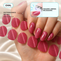 Extensiones de gel NOOVES Mystic Rose, forma oval, mano y tira sobre satén