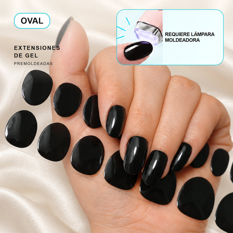 Extensiones de gel NOOVES Obsidian Night, forma oval, mano y tira sobre satén