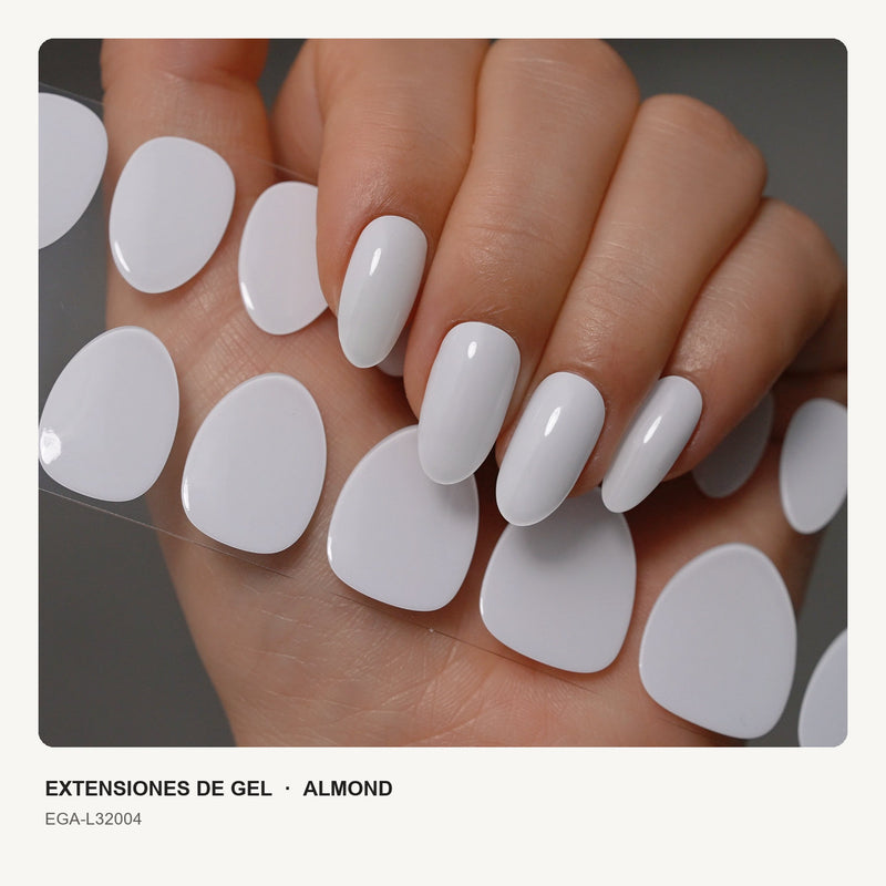 Extensiones de gel NOOVES Pure Canvas, forma almond, mano con la tira