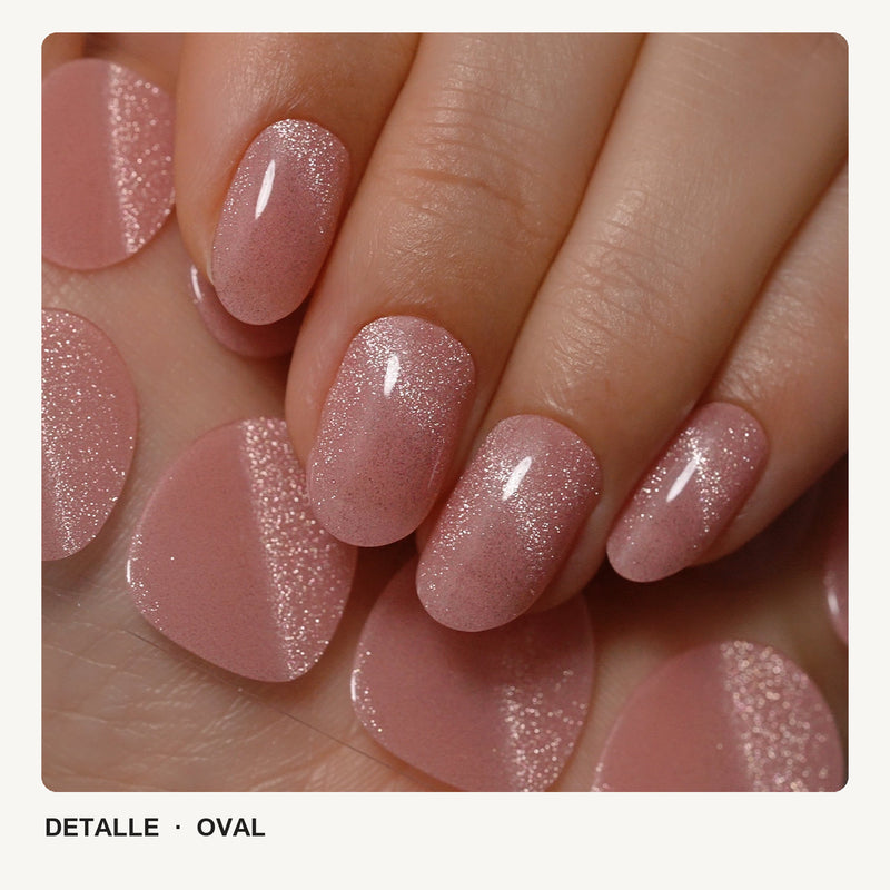 Extensiones de gel NOOVES Fairy Dust, forma oval, detalle macro
