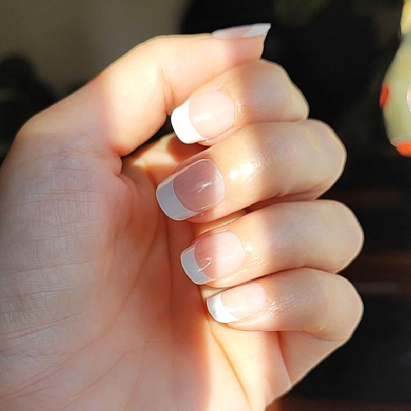 Cómo quedan las uñas de gel Folhas de Gel - French Grace - Nooves Nails  - Antes y después