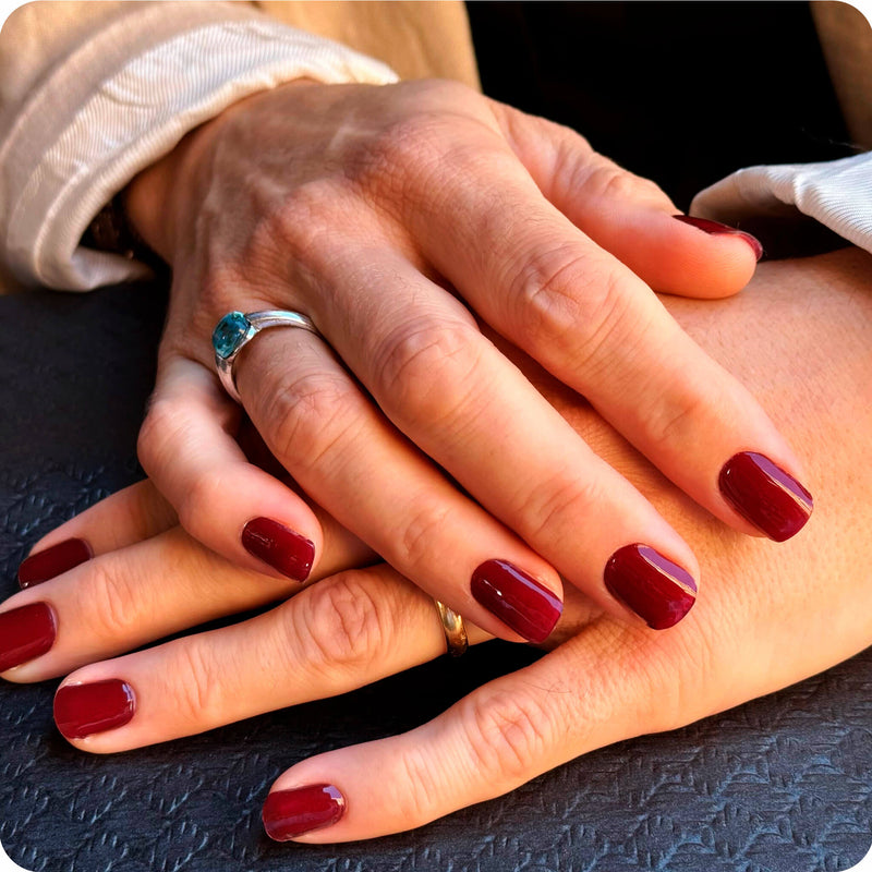 Uñas rojo translucido Midnight Rain NOOVES