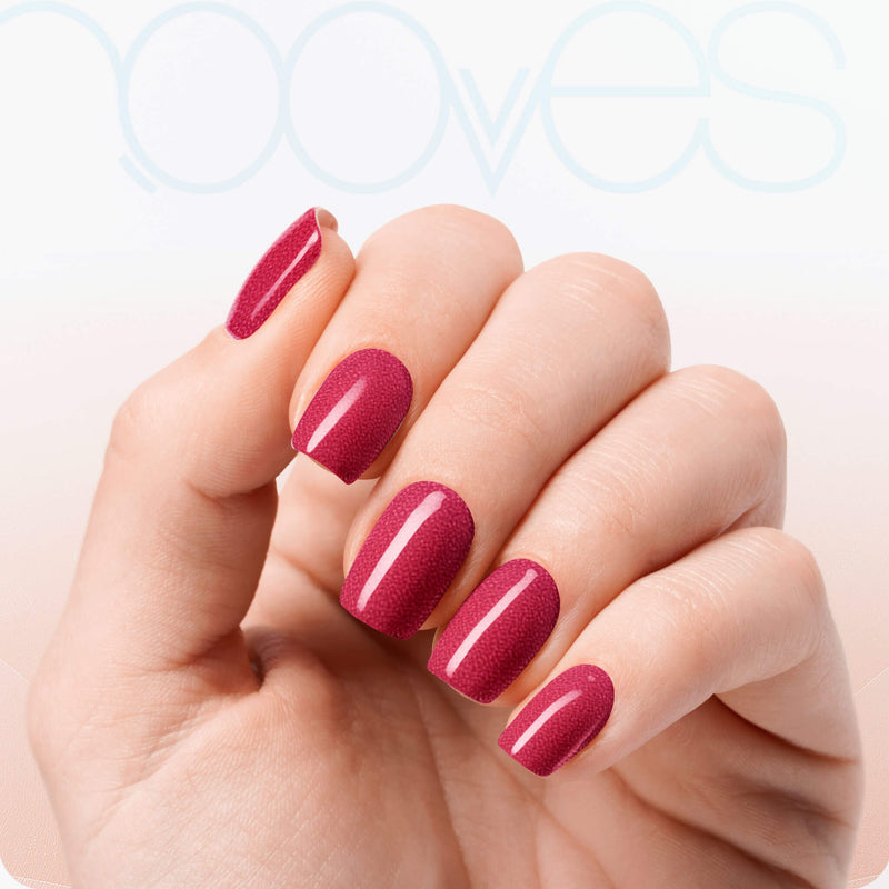 Tendencia manicura Folhas de Gel - Ruby Glaze - Nooves Nails  - Estilo moderno y elegante
