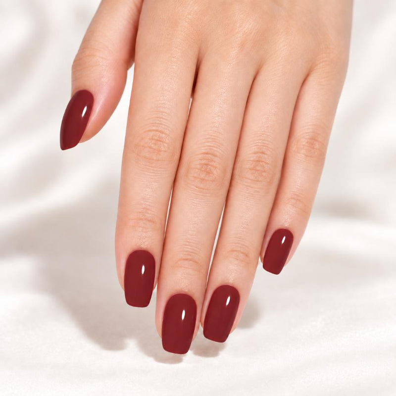 Resultado Manicura en casa con Deep Wine - Acabado Natural