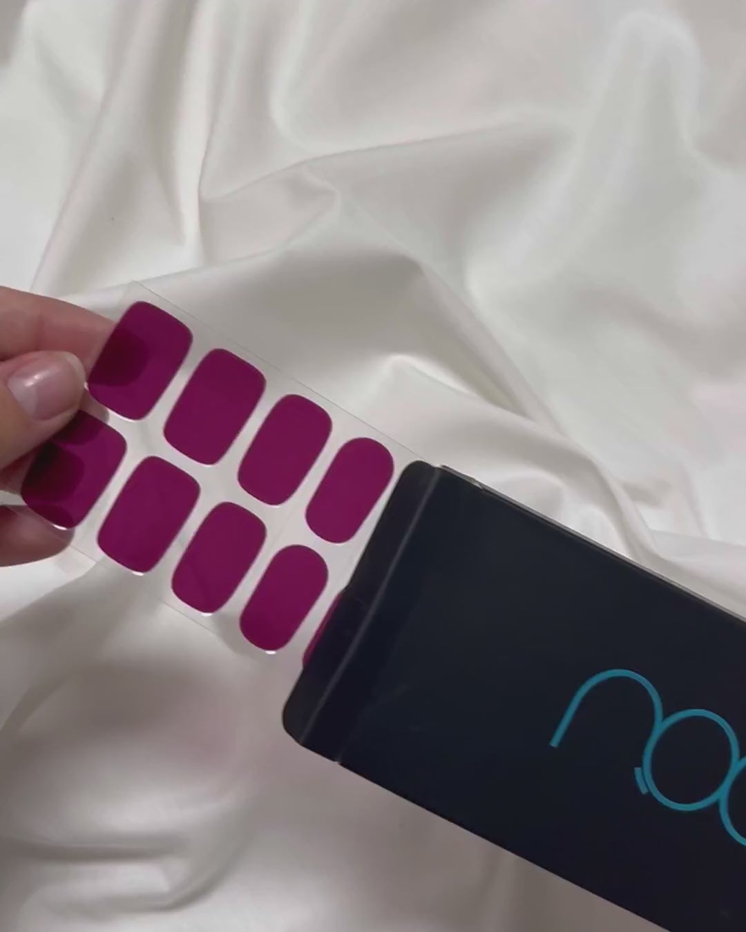 TU SALÓN DE UÑAS, AHORA EN TU BOLSO