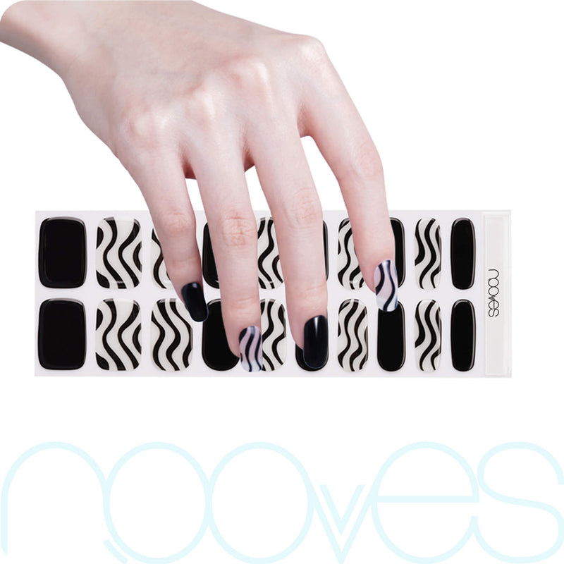 Kit de uñas de gel Láminas de Gel - Bold Zebra  - Nooves Nails - Fácil aplicación sin torno