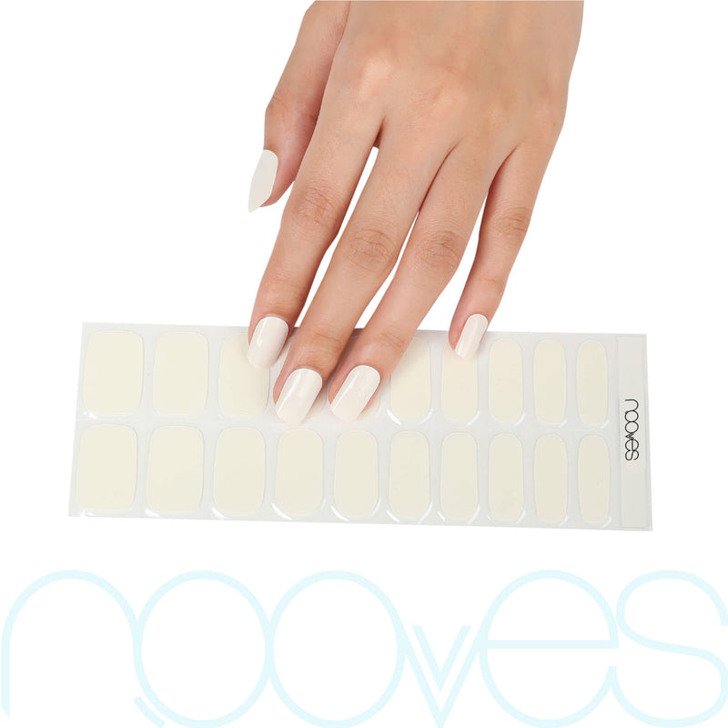 Cómo quedan las uñas de gel Folhas de Gel - Winter Marfil - Nooves Nails  - Antes y después